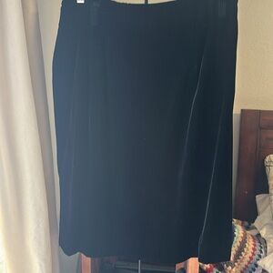 Classiques  velvet feel pencil skirt Size 14 EUC